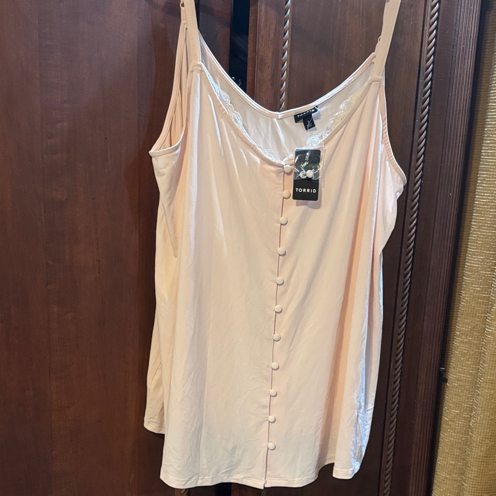 NWT Torrid Peach Blush Button-Front Lace Camisole Size 3X
